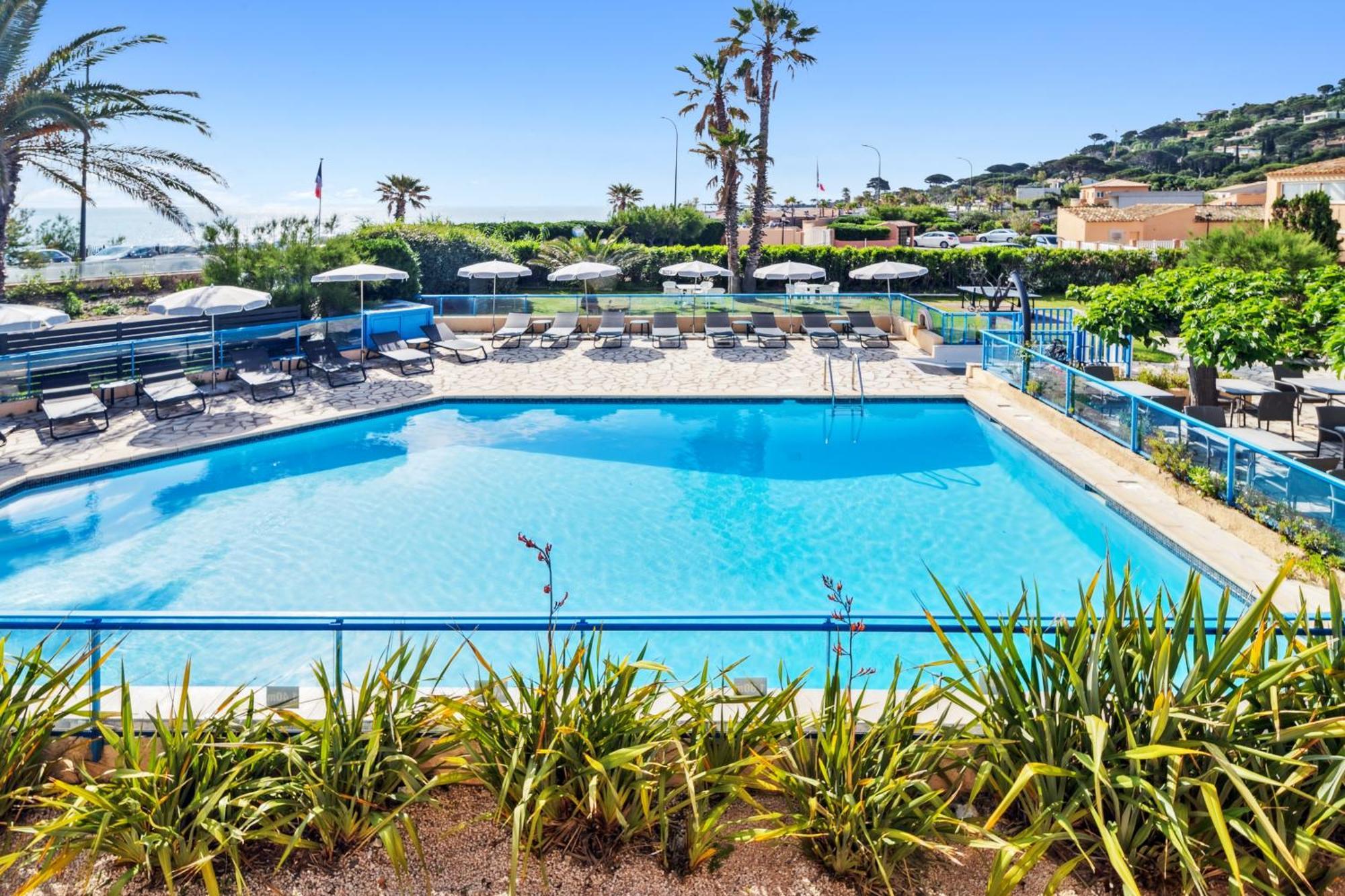 Hotel La Nartelle 圣马克西姆 外观 照片