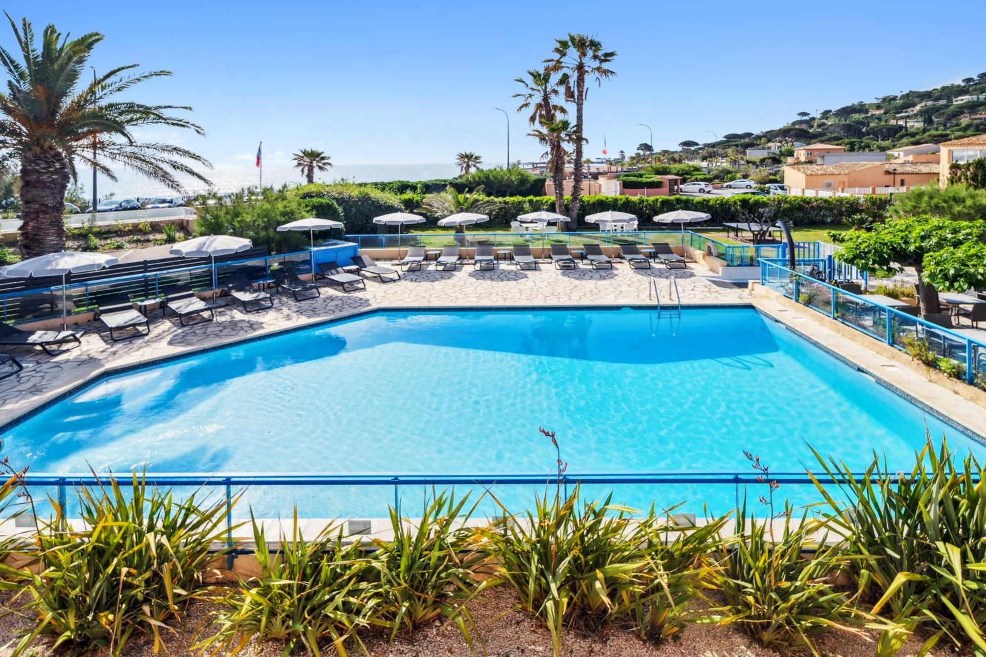 Hotel La Nartelle 圣马克西姆 外观 照片
