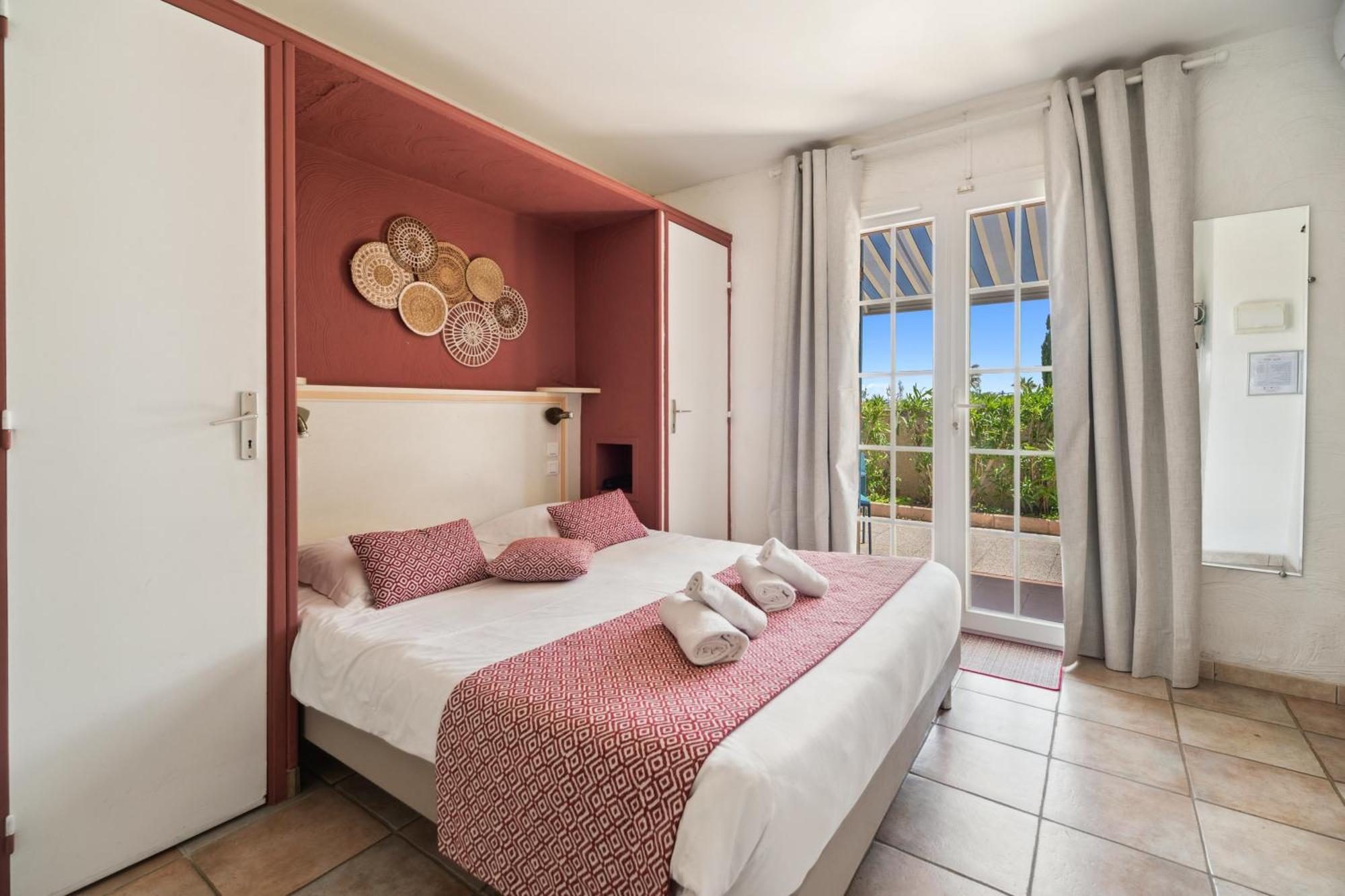 Hotel La Nartelle 圣马克西姆 外观 照片