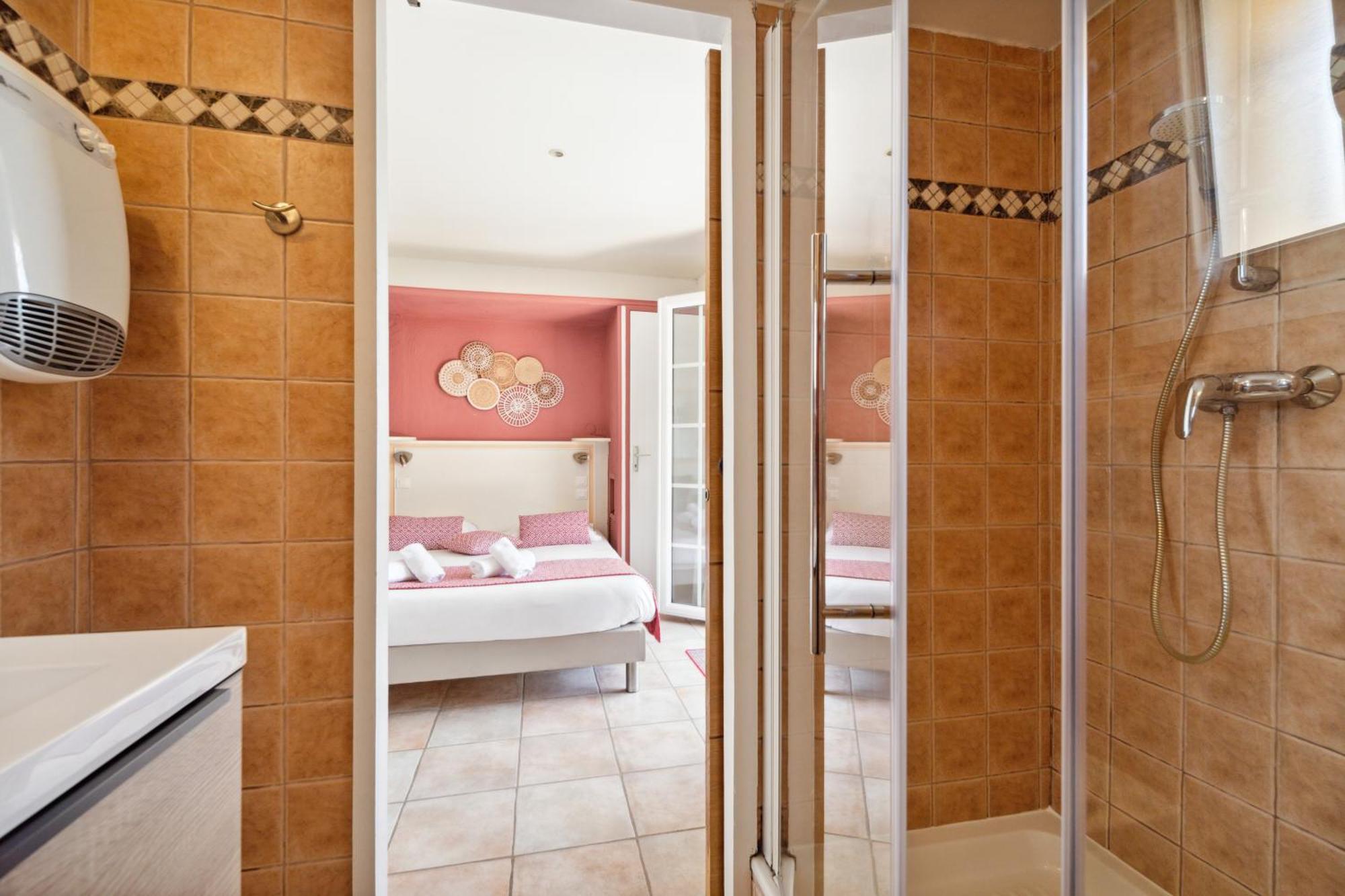Hotel La Nartelle 圣马克西姆 外观 照片